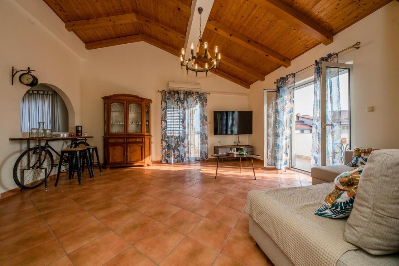 ראב Nikolina Rab Apartments מראה חיצוני תמונה