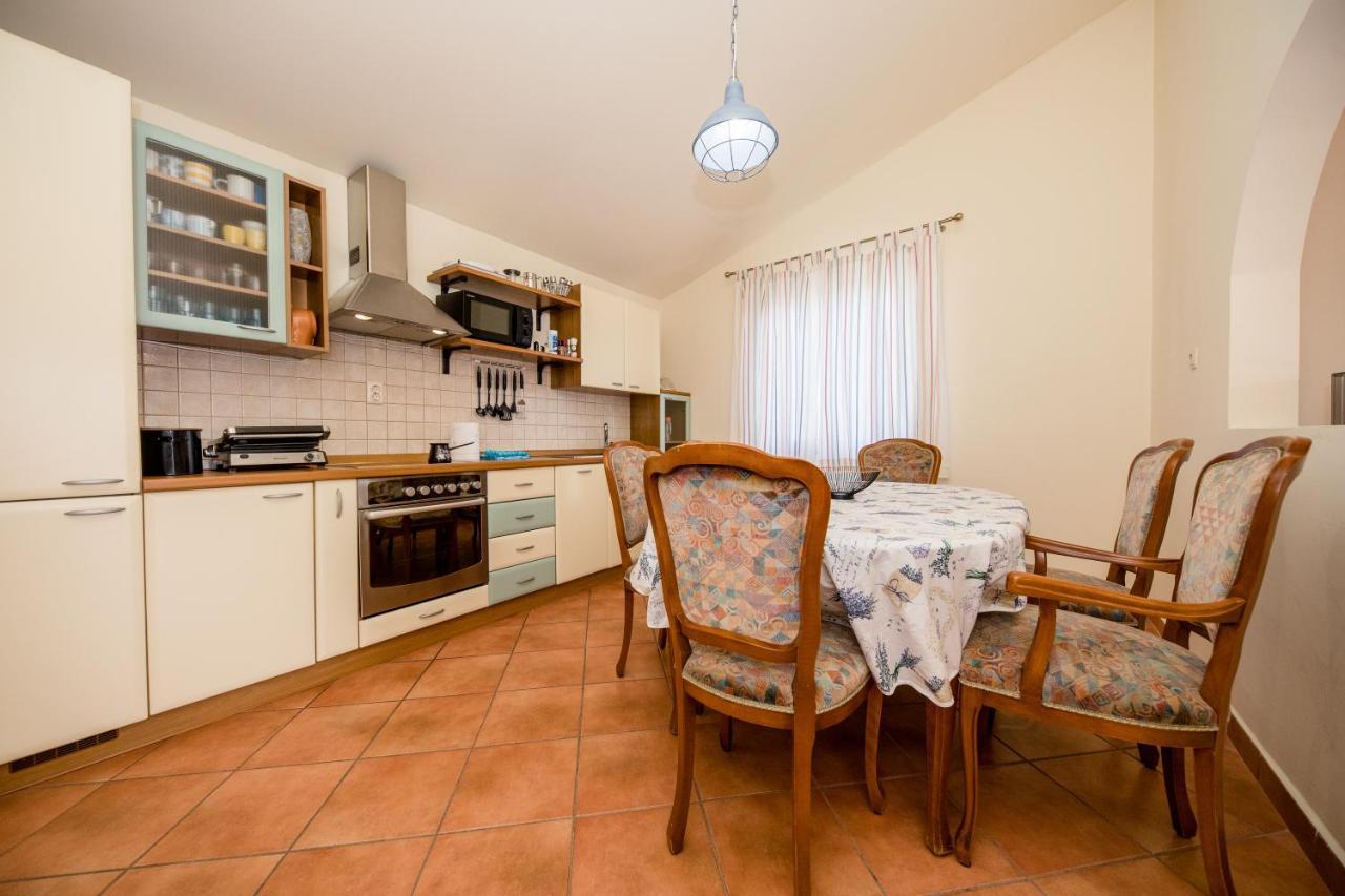 ראב Nikolina Rab Apartments מראה חיצוני תמונה