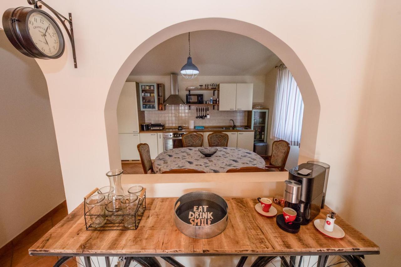 ראב Nikolina Rab Apartments מראה חיצוני תמונה